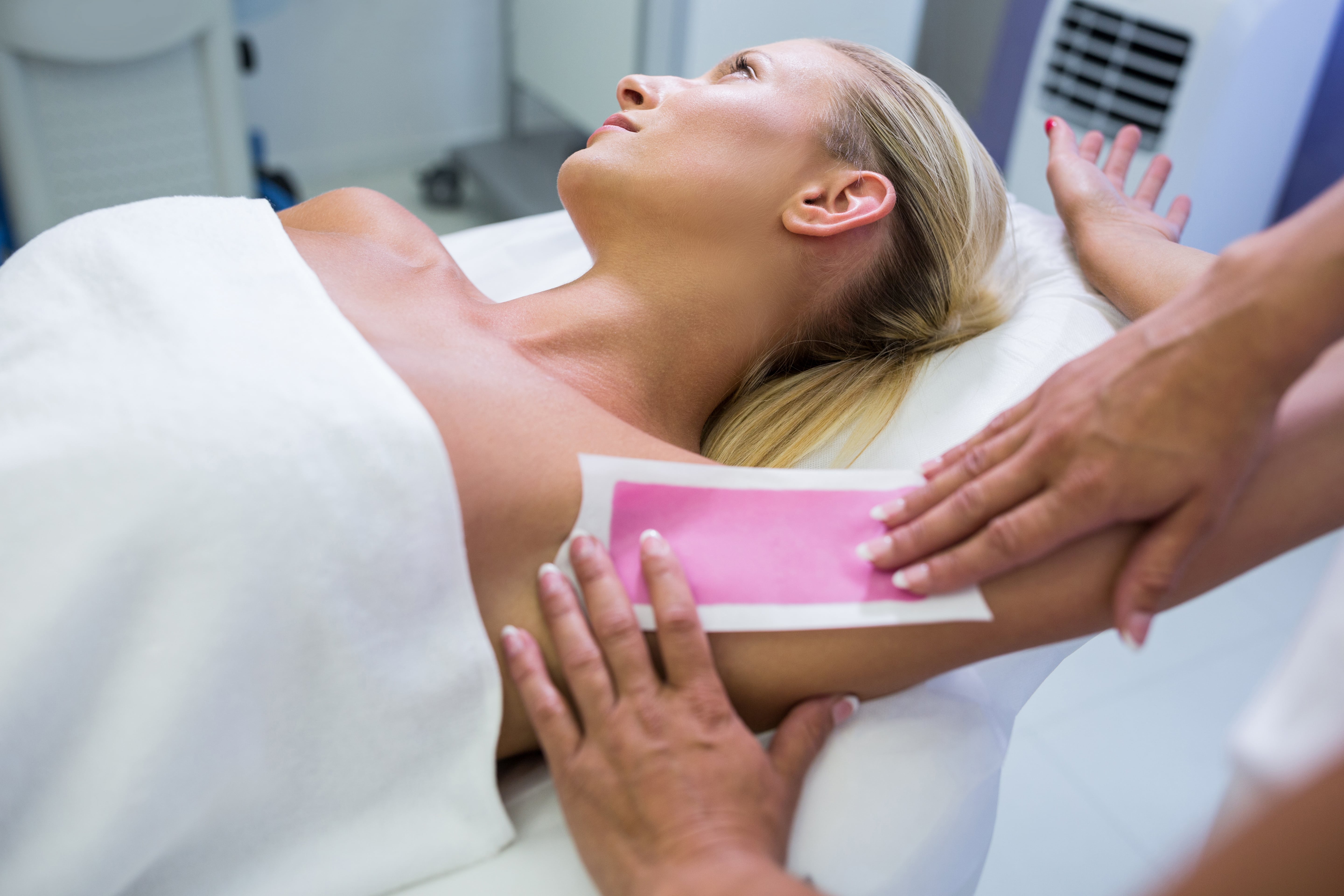 Underarms Waxing